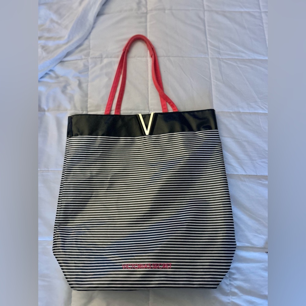 VICTORIA’S SECRET BEACH BAG